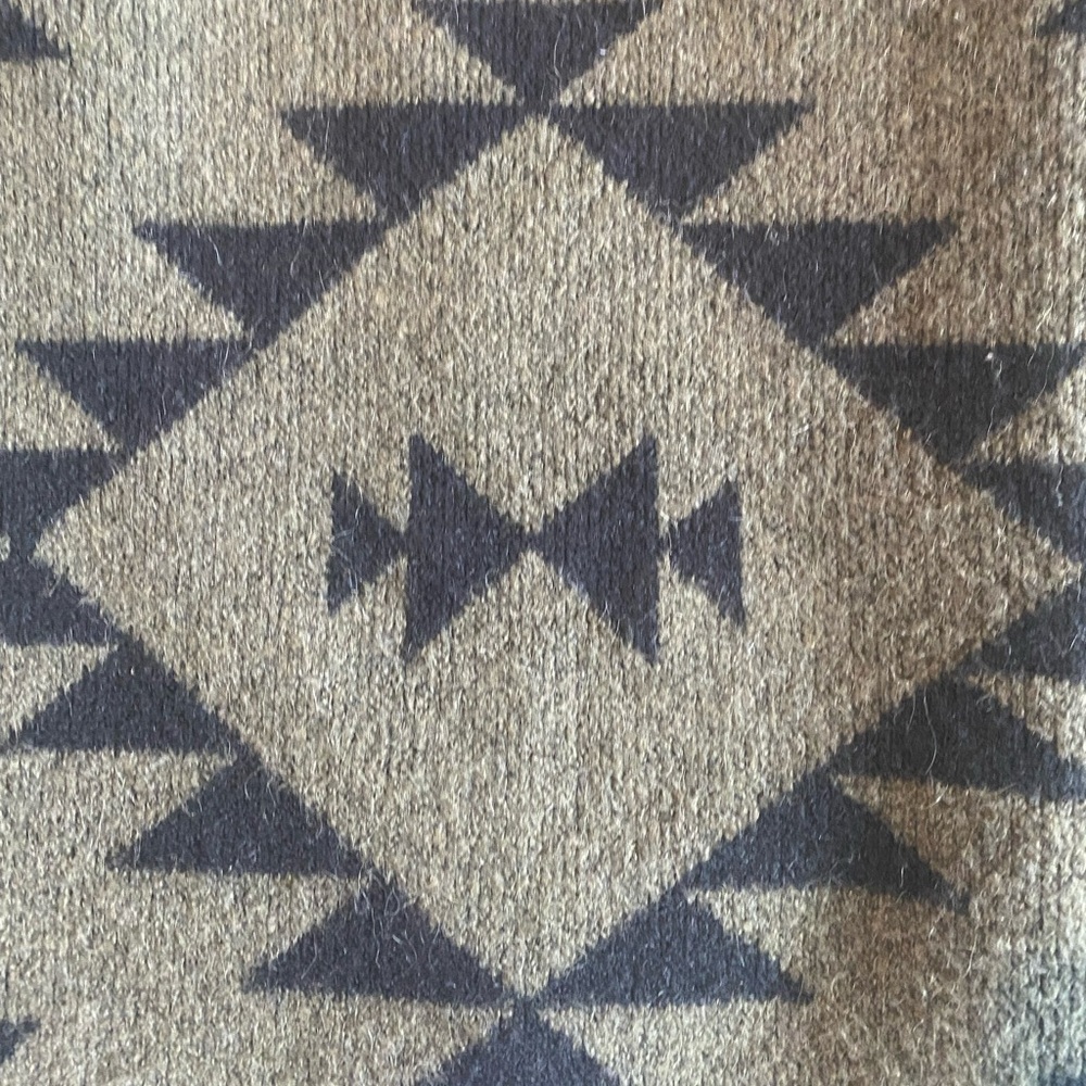 Frye Women's The Cozy Cardigan Olive Green Black
Southwest Aztec Western Size M - Picture 9 of 11